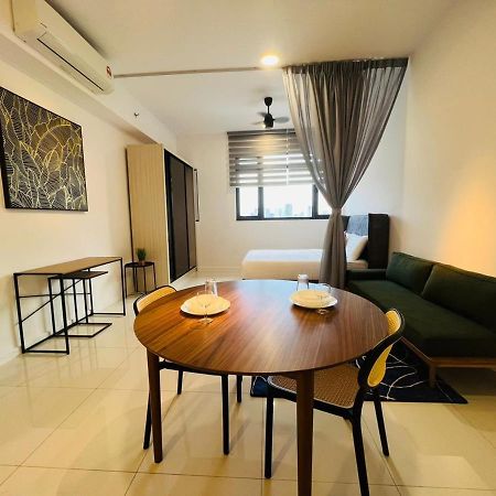 Chambers Serviced Suites Klcc By Cozy Stay Kuala Lumpur Buitenkant foto